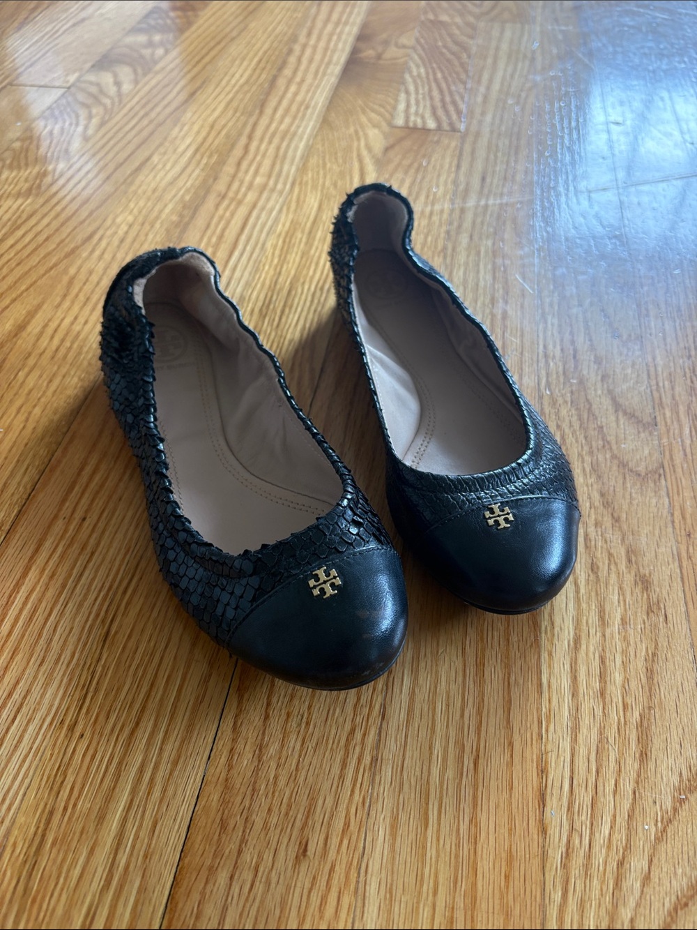 Tory Burch Black Textured Leather Ballet Flats with Gold Logo